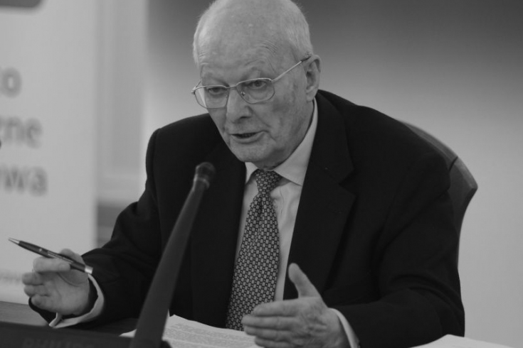 prof. Jerzy Regulski prof. Jerzy Regulski przemawia.